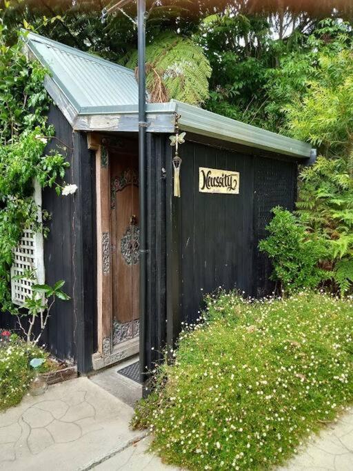 Warm Earth Cottages Aongatete Екстериор снимка