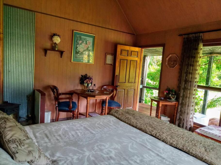 Warm Earth Cottages Aongatete Екстериор снимка